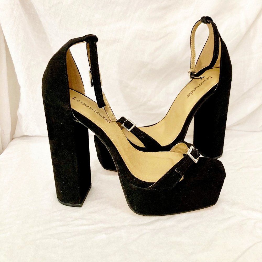 Black chunky platform size 7 heels-faux suede